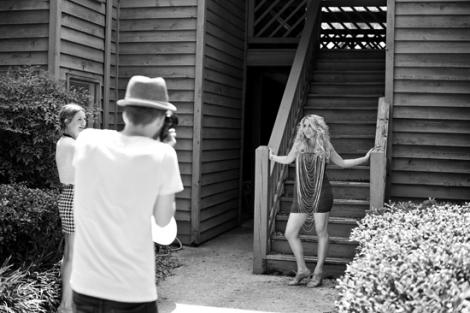 Behind the Scenes of Elise Testone&#039;s September 2013 Photoshoot