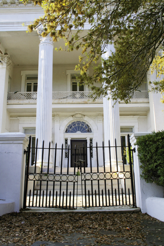 Before: Although it had been boarded up for more than a decade, the house was “extraordinarily sound, stable,” according to architect Eddie Fava, “as its entire structural core was massive solid masonry.”  PHOTOGRAPHS BY KRISTIN WALKER, COURTESY OF CHARLESTONINSIDEOUT.NET