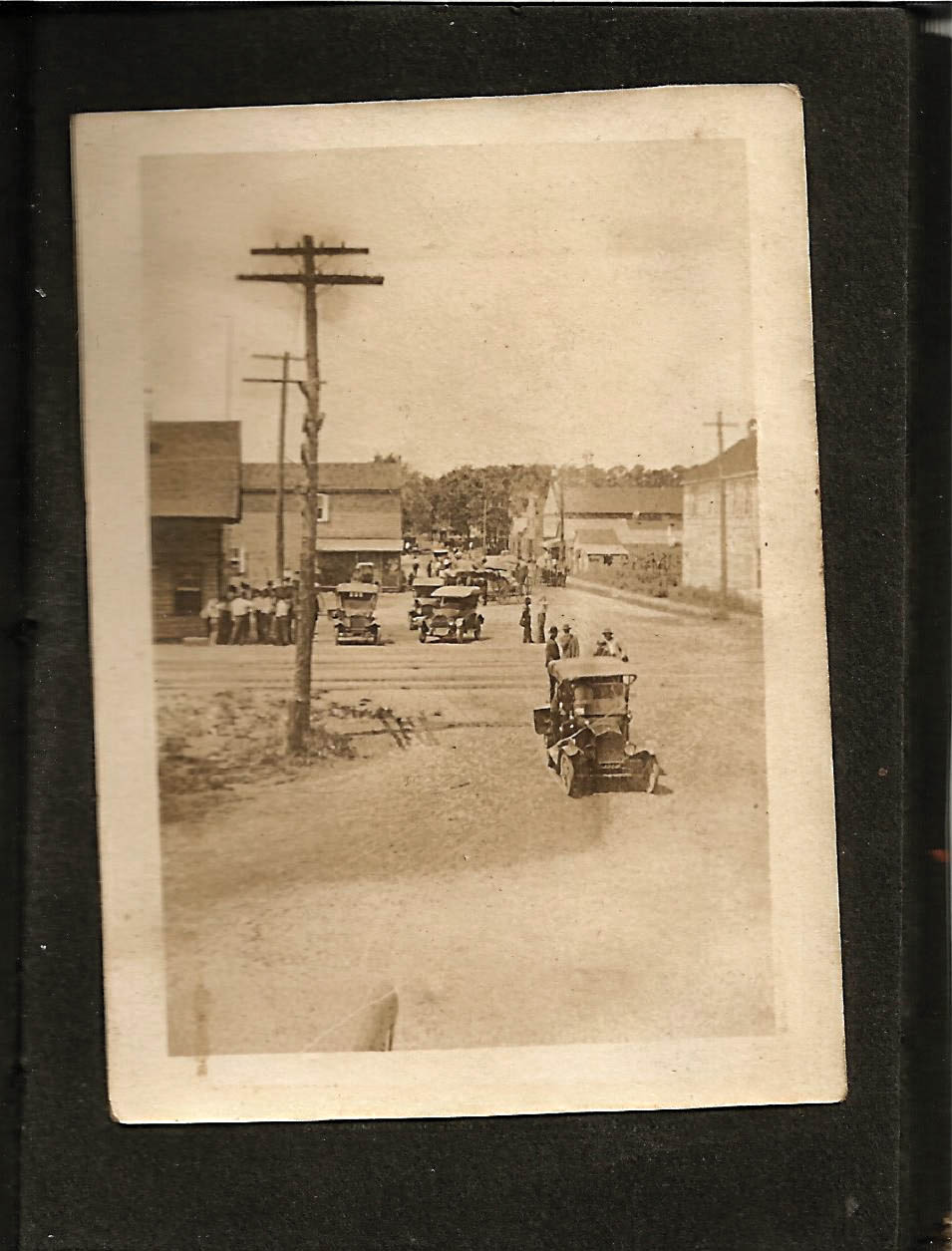 A photograph of Moncks Corner on the day of the great shoot-out between rival bootlegging gangs, the McKnight organization and the Villeponteaux clan, in 1926